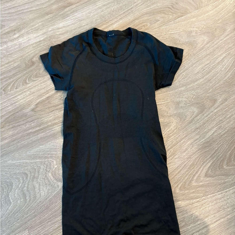 Lululemon swiftly tech short sleeve